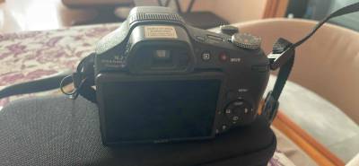 Cámara Sony con estuche protector - miniatura 2