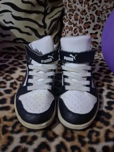 Zapatillas Puma negras y blancas - miniatura 4