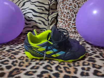 Zapato deportivo negro con verde - miniatura 4