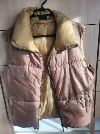 Ropa en buen uso pocas posturas - miniatura 1
