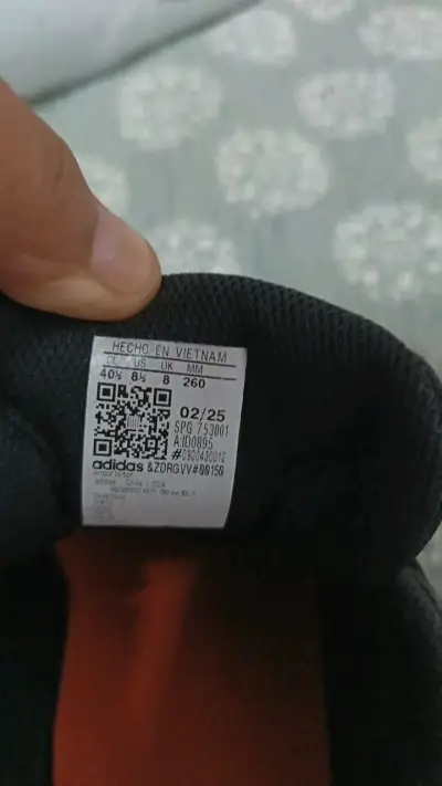Zapatillas adidas negras talla 8,5US, 26Cm - miniatura 1