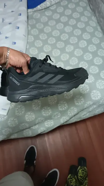 Zapatillas adidas negras talla 8,5US, 26Cm - miniatura 4