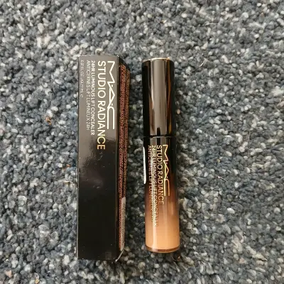 Corrector MAC Studio Radiance - miniatura 1