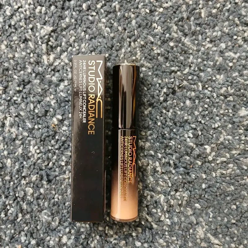 Corrector MAC Studio Radiance - 3