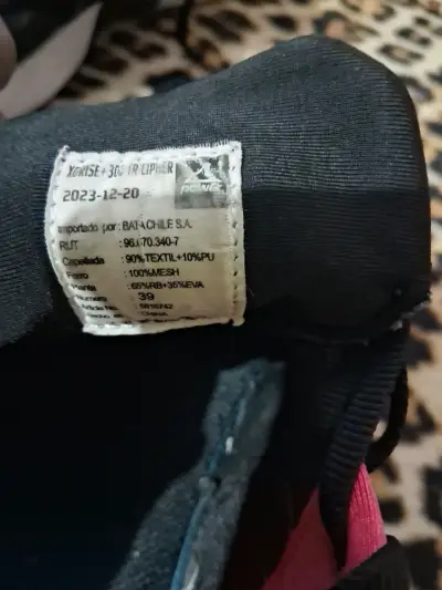 Zapatillas deportivas negras con rojo - miniatura 4
