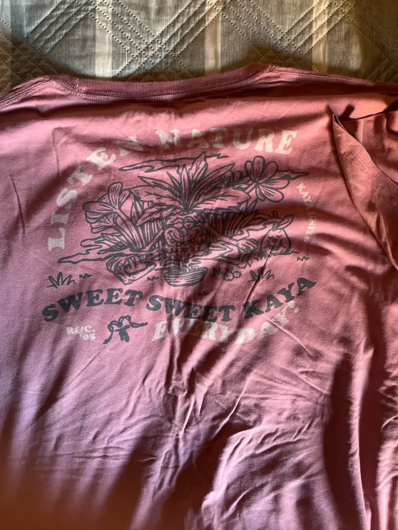 Polera color rosa con logo - 2