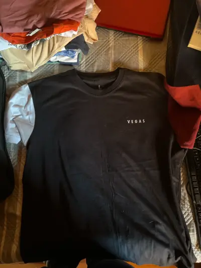 Polera negra 'Vegas' estampada - miniatura 1