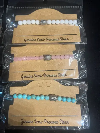 6 Pulseras de piedras variadas - miniatura 3
