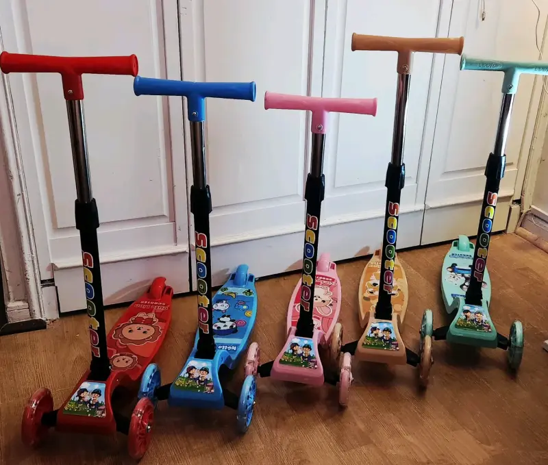 Scooters para niños colores surtidos - 6