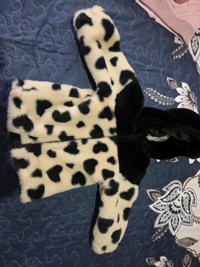 Abrigo de peluche con corazones - miniatura 2