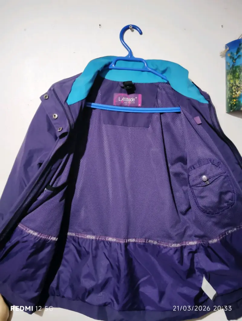 Chaqueta morada impermeable - 2