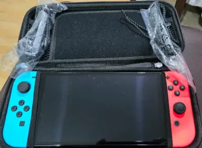 Nintendo Switch con juego FC25 - miniatura 3
