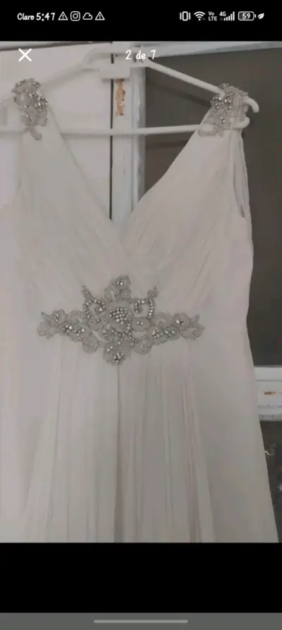 Vestido de novia blanco con pedrería - miniatura 1