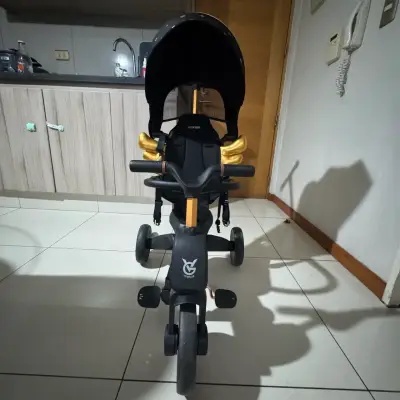 Triciclo infantil negro con toldo - miniatura 2