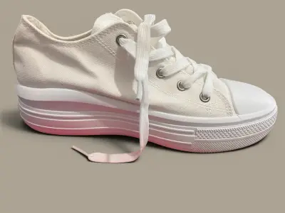 Zapatilla blanca con plataforma - miniatura 2