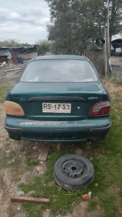 Auto hiundai accent 2001 - miniatura 2