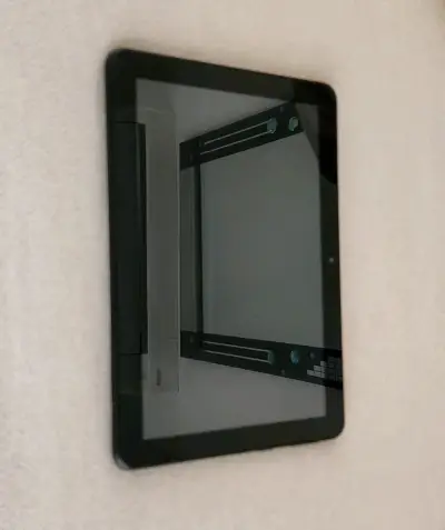 Tablet con funda morada resistente - miniatura 4