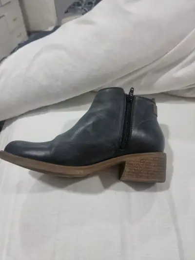 Botines negros de cuero - miniatura 1