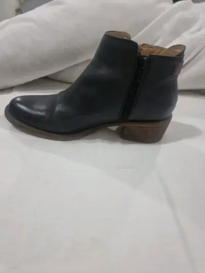 Botines negros de cuero - miniatura 2