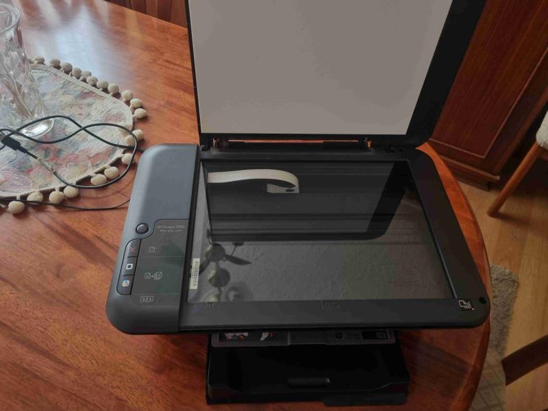 Impresora multifuncional HP Deskjet 2050 - 2