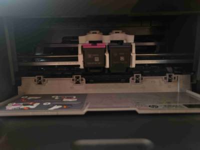 Impresora multifuncional HP Deskjet 2050 - miniatura 6