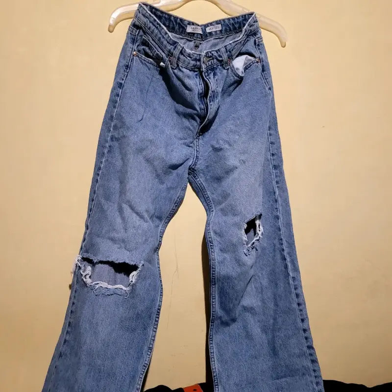 Jeans azul wide leg no es elasticado
