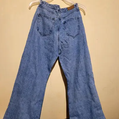 Jeans azul wide leg no es elasticado - miniatura 2