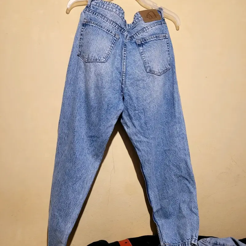 Jeans rasgados denim azul mom - 2