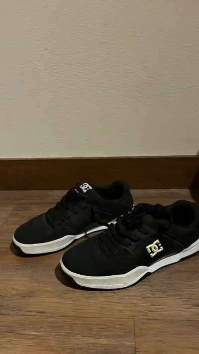 Zapatillas DC negras con logo - miniatura 1