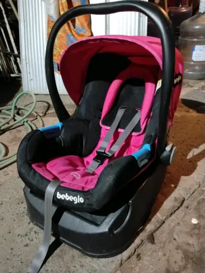 Silla de auto Bebeglo fucsia - miniatura 1