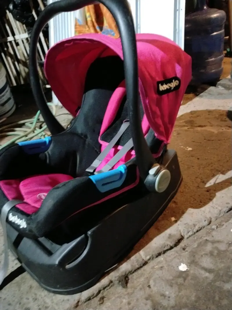 Silla de auto Bebeglo fucsia - 2