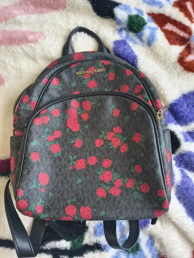 Mochila negra con rosas Michael Kors original - miniatura 4