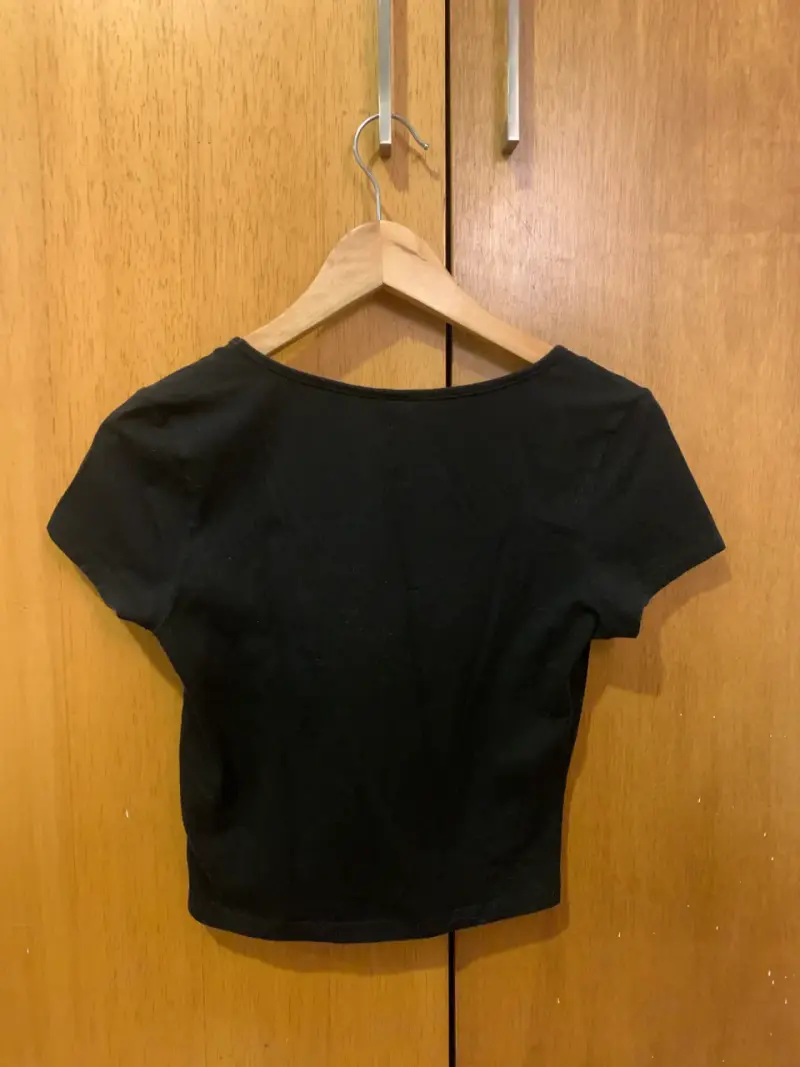 Polera negra básica mujer - 2