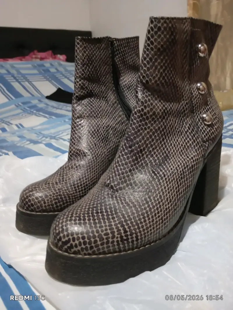 Botines tacón estilo serpiente - 2