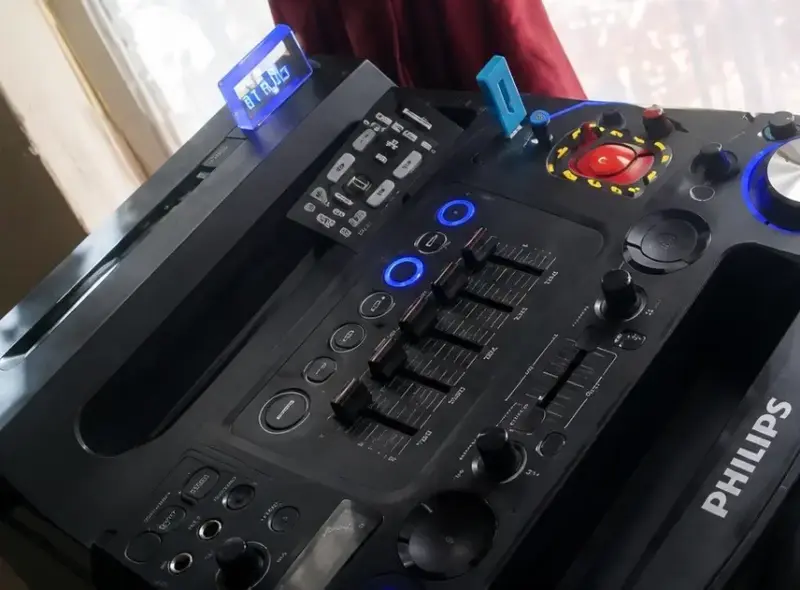 Parlante Phillips con woofer luces mesa Dj - 3