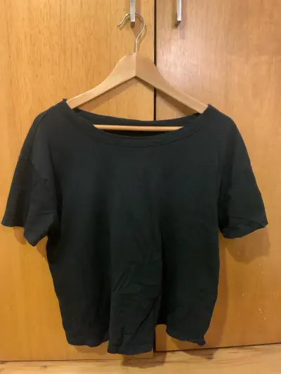 Polera negra básica - miniatura 1