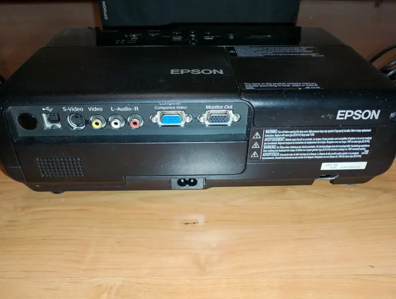 Proyector Epson Powerlite S5+ con accesorios - 2