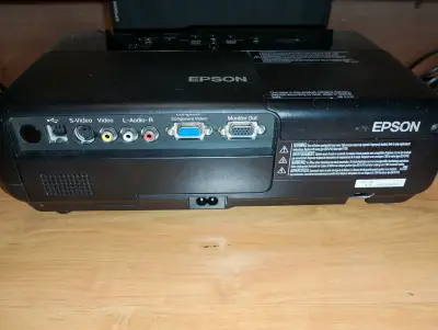 Proyector Epson Powerlite S5+ con accesorios - miniatura 2