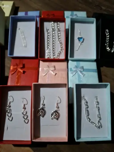 Set de joyas azul en caja - miniatura 3