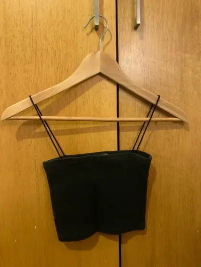 Top corto negro tirantes - miniatura 1