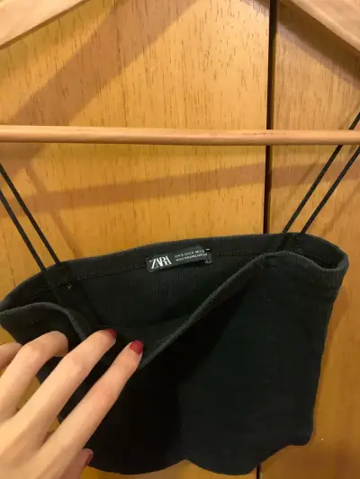 Top corto negro tirantes - miniatura 2