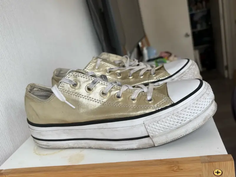 Zapatillas doradas Converse - 2