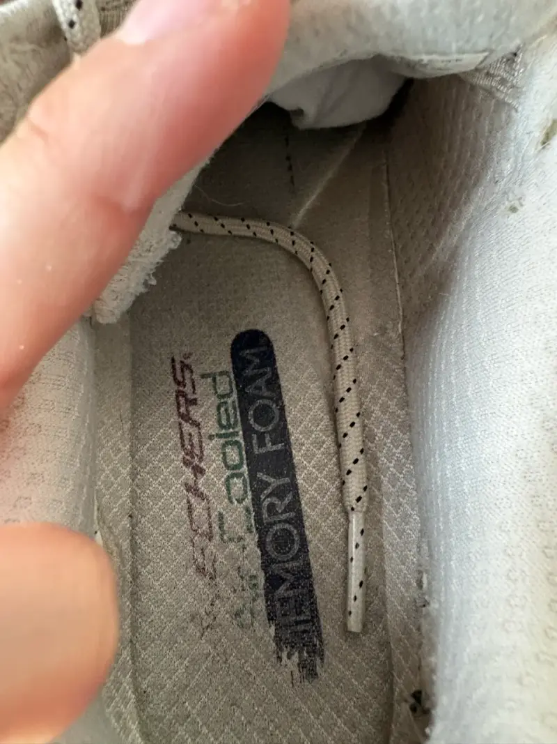 Zapatillas Skechers beige usadas - 4