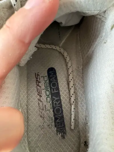 Zapatillas Skechers beige usadas - miniatura 4