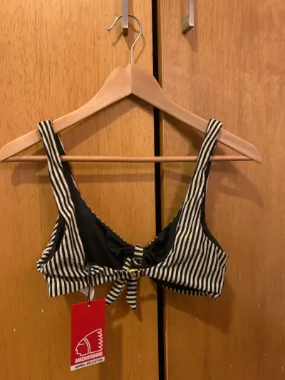 Top bikini a rayas blanco y negro - miniatura 2
