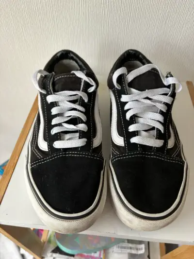 Zapatillas vans negras con blanco - miniatura 1