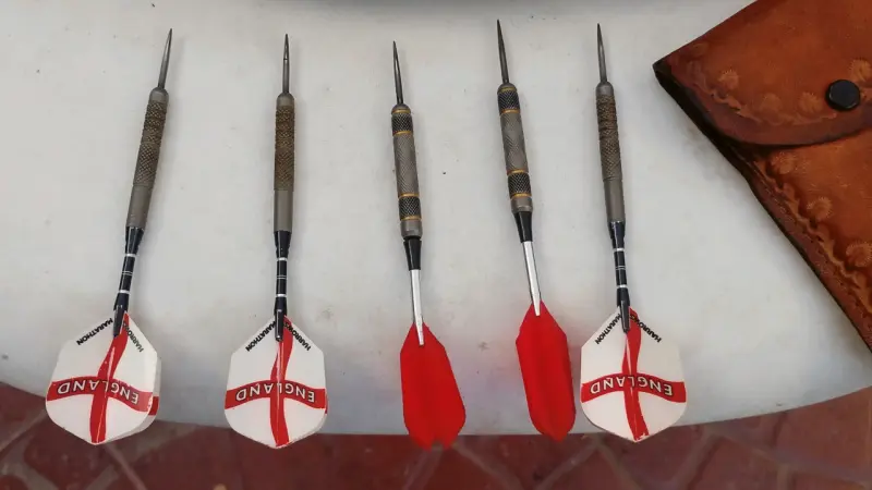 Tablero con dardos Harrows original. - 3
