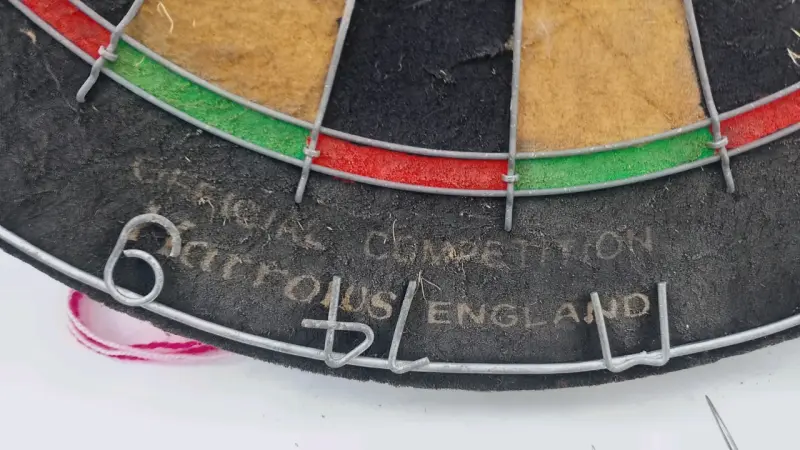 Tablero con dardos Harrows original. - 4