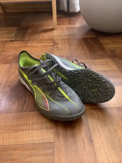 Zapatillas puma ultra futbolito 42.5 - miniatura 1