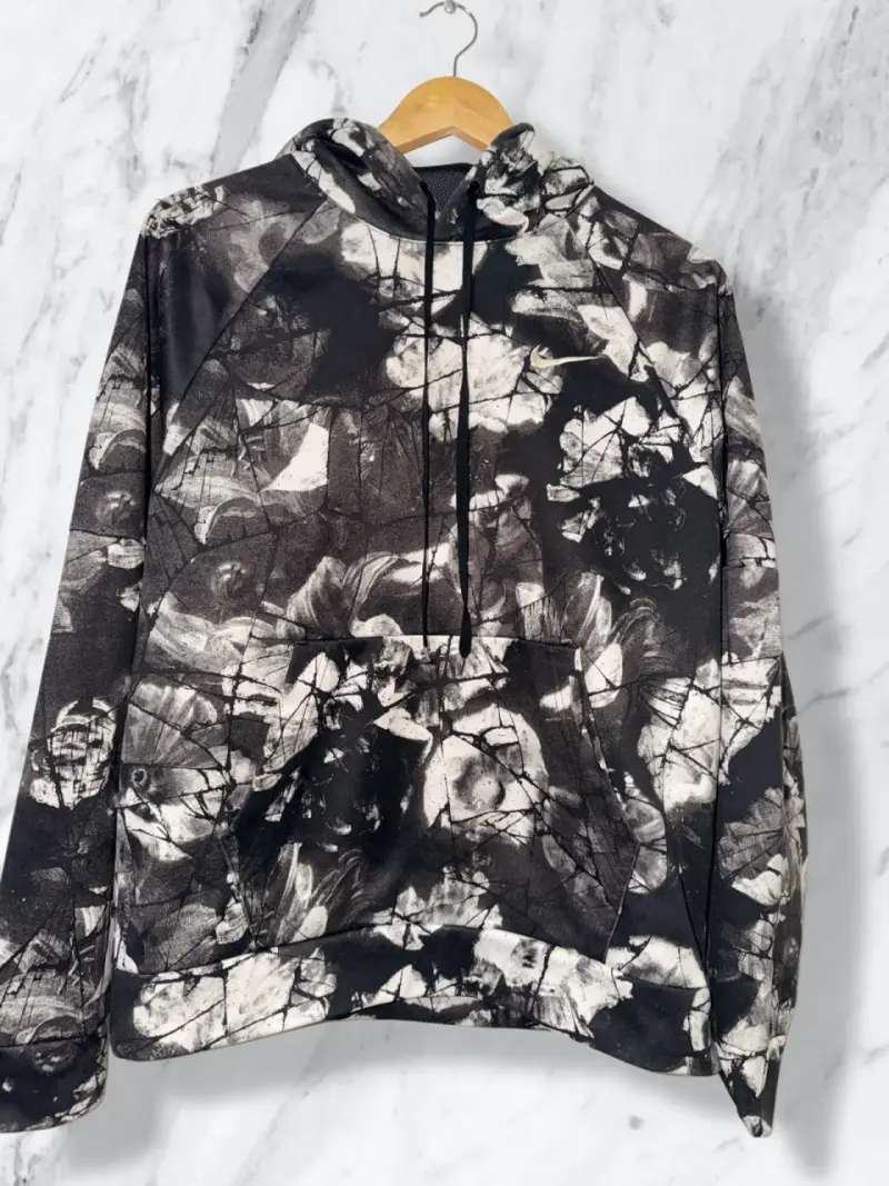 Polerón capucha estampado blanco y negro NIKE